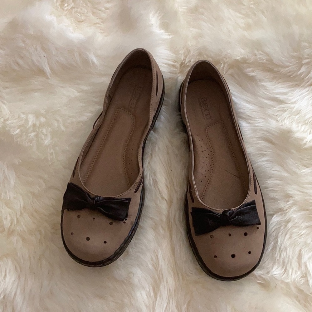 NWOT born flats